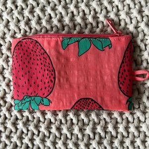 BAGGU - Small Pouch with Strawberry Print